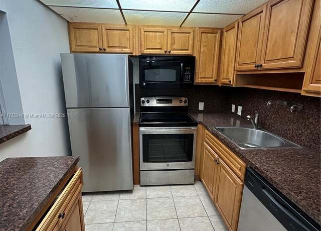 Property at 289 Suffolk G #289, Boca Raton, FL 33434, 1 bed, 1.5 baths