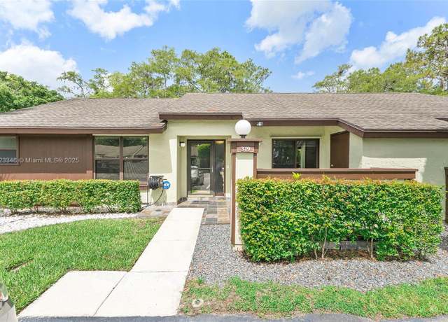 Property at 319 Elmira Ct, Royal Palm Beach, FL 33411, 3 beds, 2 baths
