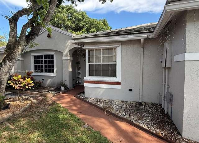 Property at 9834 NW 2nd Ct, Plantation, FL 33324, 3 beds, 2 baths