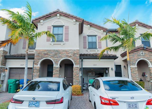 Property at 11611 SW 253rd St #11611, Homestead, FL 33032, 3 beds, 2.5 baths
