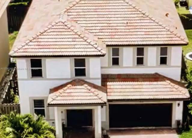 Property at 4190 NE 20th St, Homestead, FL 33033, 6 beds, 4 baths