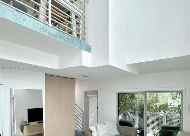 Property at 734 Michigan Ave #7, Miami Beach, FL 33139, 2 beds, 2.5 baths