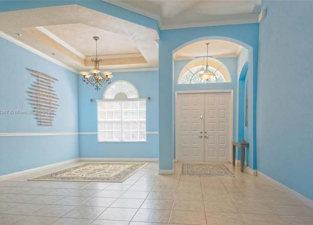 Property at 4149 E Gardenia Ave, Weston, FL 33332, 4 beds, 3 baths