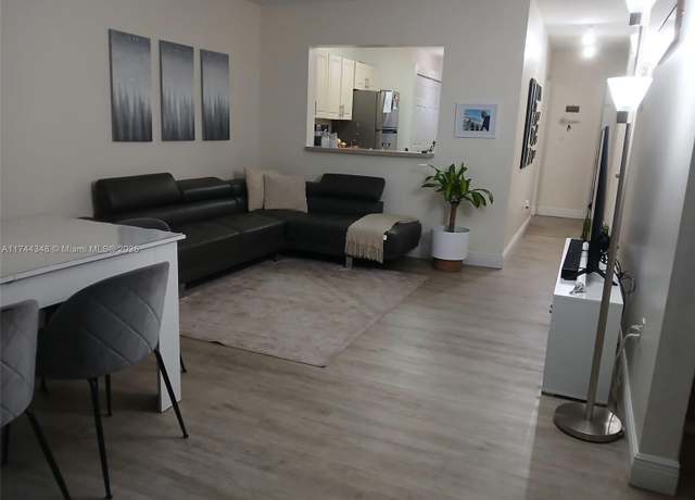 Property at 227 E Palm Cir #227, Pembroke Pines, FL 33025, 2 beds, 2.5 baths