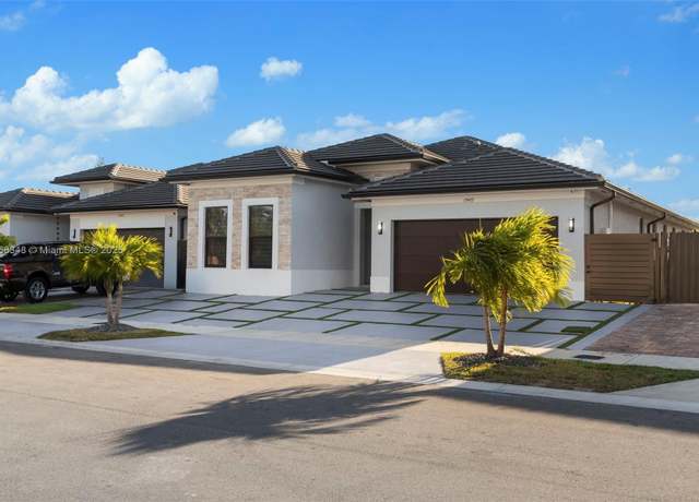 Property at 19419 SW 124th Ct, Miami, FL 33177, 4 beds, 3.5 baths