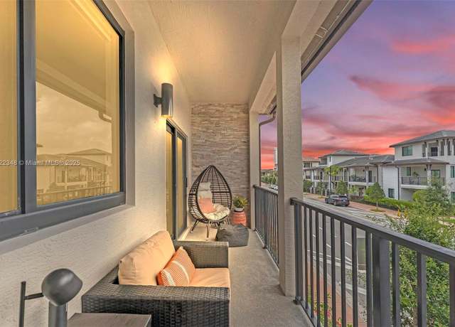 Property at 4690 NW 84th Ave, Doral, FL 33166, 3 beds, 4 baths