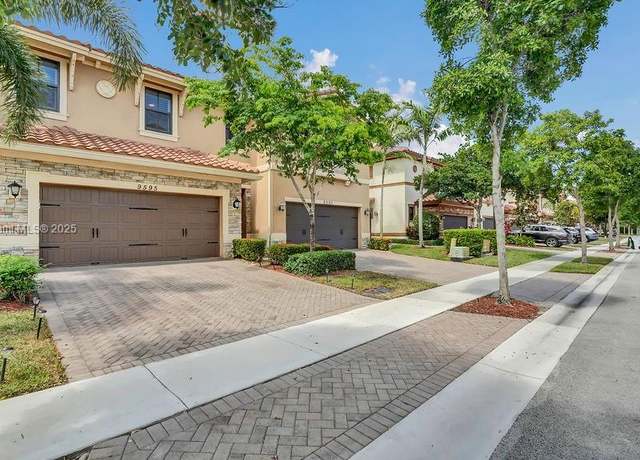 Property at 9595 N Town Parc Cir N, Parkland, FL 33076, 3 beds, 2.5 baths