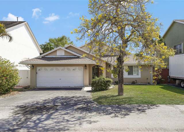 Property at 19081 NW 77th Ct, Hialeah, FL 33015, 3 beds, 2 baths