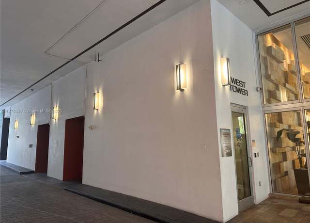 Property at 55 SE 6th St #1207, Miami, FL 33131, 2 beds, 2 baths