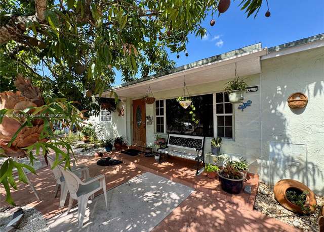 Property at 22500 SW 113th Ct, Miami, FL 33170, 3 beds, 2 baths