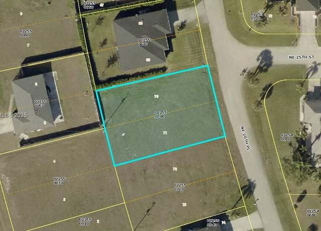 Property at 2424 NE 20th Pl, Cape Coral, FL 33909