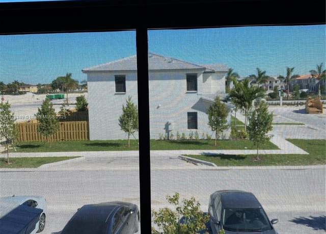 Property at 28712 SW 133rd Ct, Homestead, FL 33033, 3 beds, 3 baths