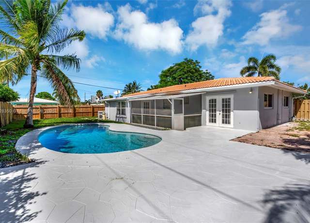 Property at 301 SE 1st Ter, Pompano Beach, FL 33060, 3 beds, 2 baths