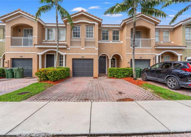 Property at 2557 SE 14th St, Homestead, FL 33035, 4 beds, 2.5 baths