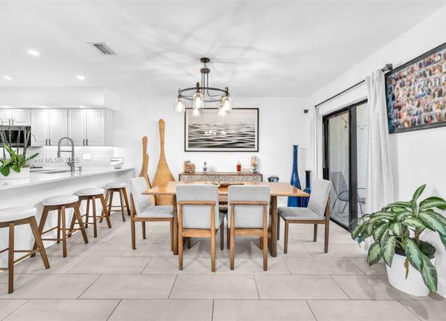 Property at 22862 Ironwedge Dr, Boca Raton, FL 33433, 3 beds, 2.5 baths
