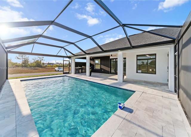 Property at 122 NE 20 Ter, Cape Coral, FL 33909, 3 beds, 2 baths