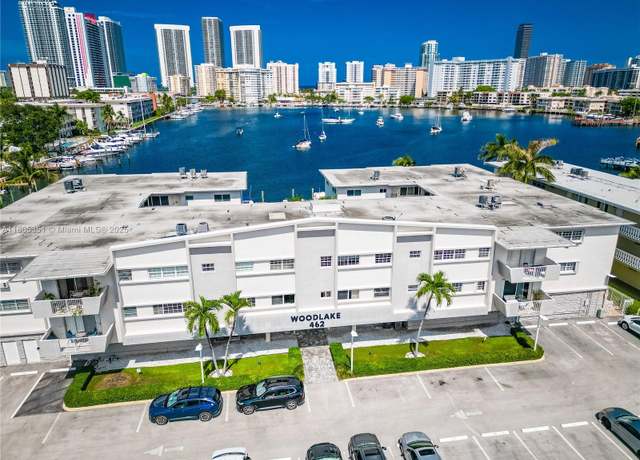 Property at 462 Golden Isles Dr #305, Hallandale Beach, FL 33009, 2 beds, 2 baths