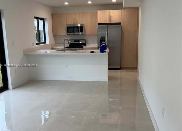 Property at 1180 NW 1st St, Florida City, FL 33034, 5 beds, 4.5 baths