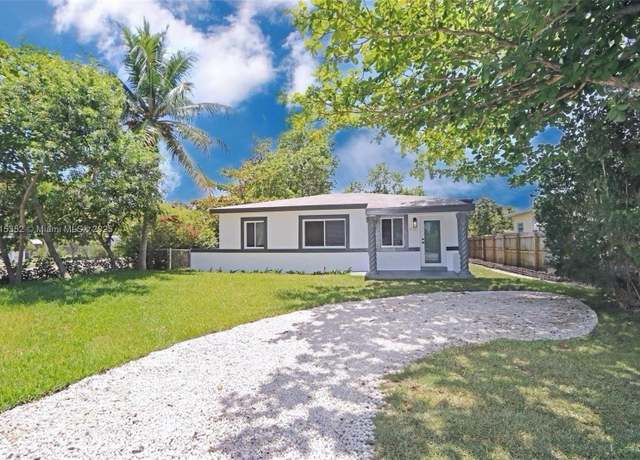 Property at 990 NE 159th St, North Miami Beach, FL 33162, 3 beds, 1 bath