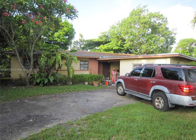 Property at 1112 NE 110th St, Miami, FL 33161, 4 beds, 3 baths
