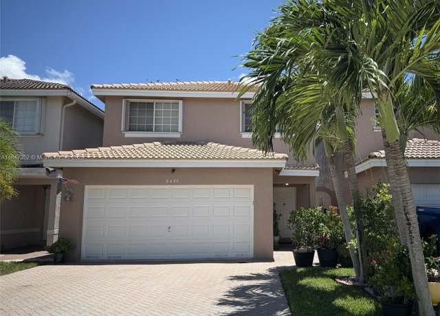 Property at 9430 NW 55th St, Sunrise, FL 33351, 3 beds, 2.5 baths