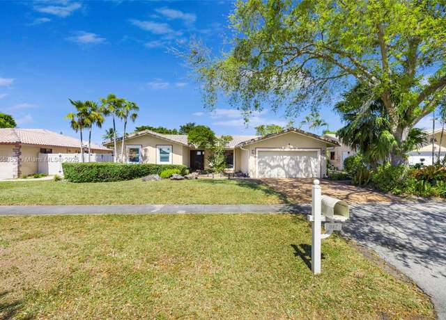 Property at 847 W Plantation Cir, Plantation, FL 33324, 4 beds, 2.5 baths