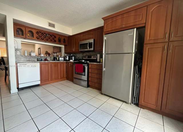 Property at 14901 SW 82nd Ter Unit 1-207, Miami, FL 33193, 2 beds, 1.5 baths