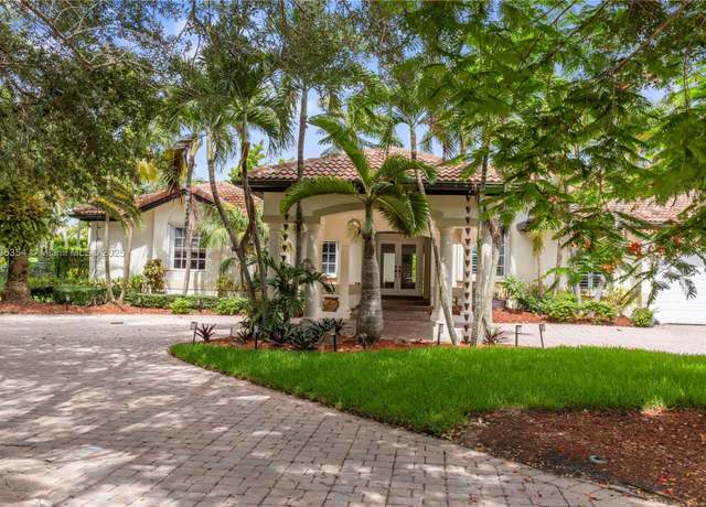 Property at 12530 SW 96th Ct, Miami, FL 33176, 4 beds, 3.5 baths