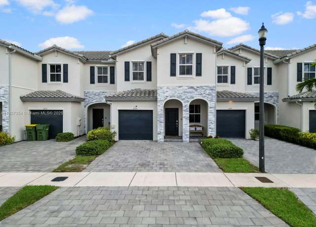 Property at 2675 SE 13th St, Homestead, FL 33035, 3 beds, 2.5 baths