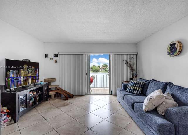 Property at 9363 Fontainebleau Blvd Unit H207, Miami, FL 33172, 1 bed, 1.5 baths