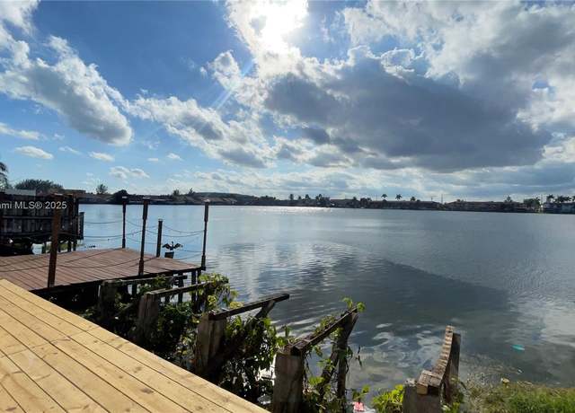 Property at 5790 W 26th Ave #202, Hialeah, FL 33016, 3 beds, 2.5 baths