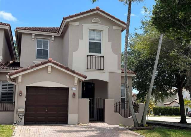 Property at 977 SW 153rd Path, Miami, FL 33194, 3 beds, 2.5 baths
