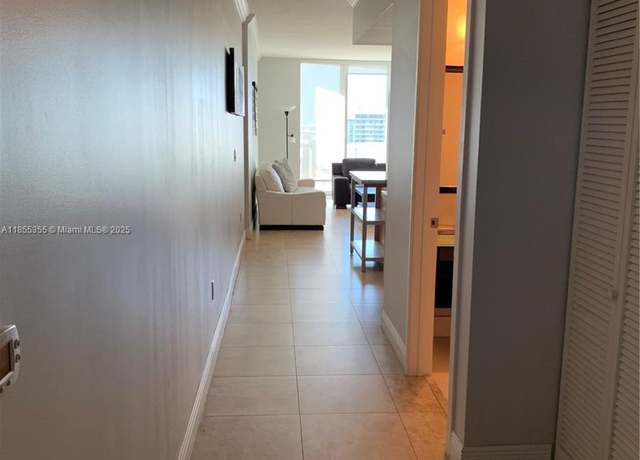 Property at 185 SW 7th St #2202, Miami, FL 33130, 2 beds, 2.5 baths