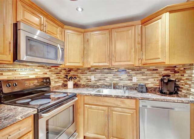 Property at 155 Canterbury G #155, West Palm Beach, FL 33417, 2 beds, 1.5 baths