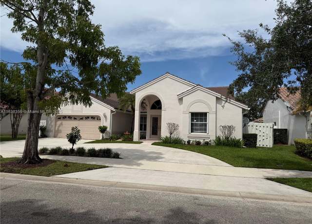 Property at 794 Lake Blvd, Weston, FL 33326, 5 beds, 3 baths