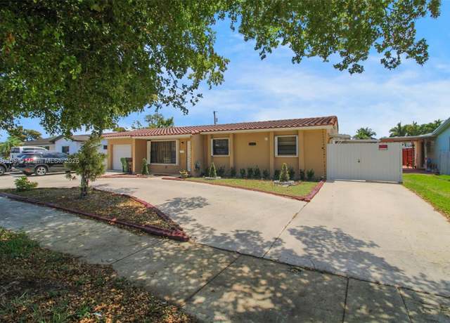 Property at 1470 W 76th St, Hialeah, FL 33014, 3 beds, 2 baths