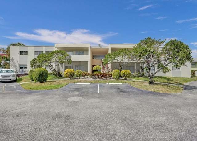 Property at 900 Crystal Lake Dr Unit 2B, Deerfield Beach, FL 33064, 3 beds, 2 baths