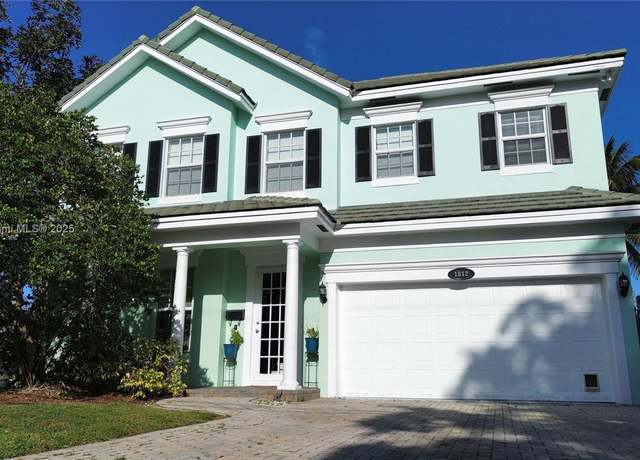 Property at 1812 SW 10th Ave, Fort Lauderdale, FL 33315, 4 beds, 3.5 baths