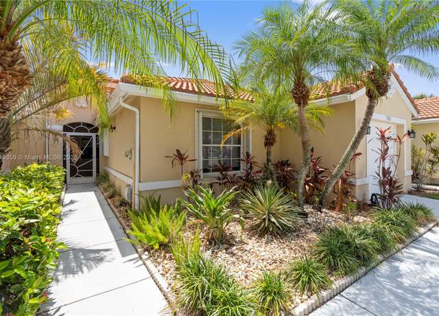 Property at 7182 Burgess Dr, Lake Worth, FL 33467, 2 beds, 2 baths