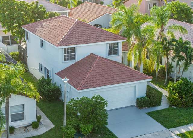 Property at 1378 SW 180th Ave, Pembroke Pines, FL 33029, 4 beds, 3 baths
