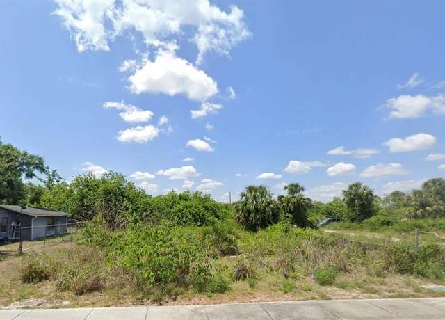 Property at 23114 Avenue D, FL 33920