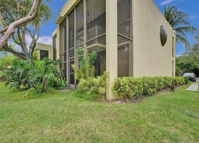 Property at 2910 SW 87th Ter #1701, Davie, FL 33328, 3 beds, 2.5 baths
