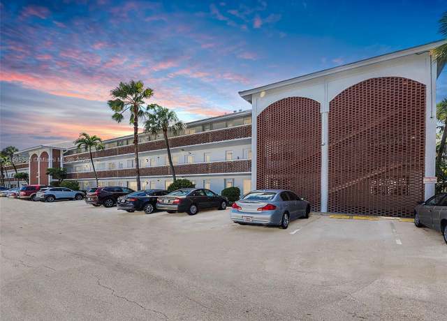Property at 2050 NE 39th St Unit W212, Lighthouse Point, FL 33064, 1 bed, 1.5 baths