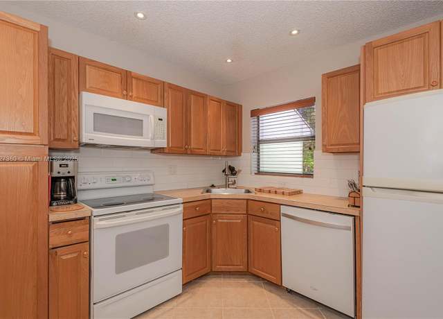 Property at 2871 S Carambola Cir S #2062, Coconut Creek, FL 33066, 2 beds, 2 baths
