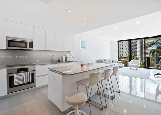 Property at 68 SE 6th St #805, Miami, FL 33131, 3 beds, 3.5 baths