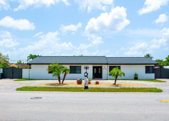 Property at 2401 SW 132nd Ave, Miami, FL 33175, 3 beds, 2.5 baths