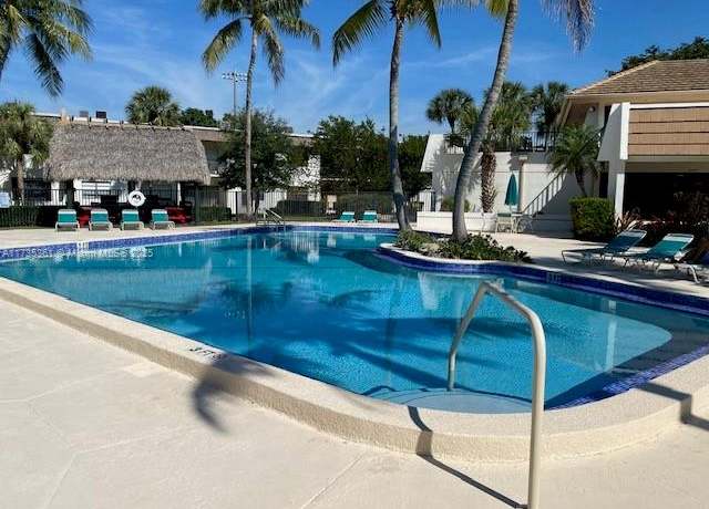 Property at 8267 SW 128th St #210, Pinecrest, FL 33156, 2 beds, 2 baths