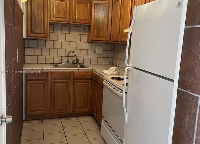 Property at 900 NE 18th Ave #1004, Fort Lauderdale, FL 33304, 1 bed, 1 bath
