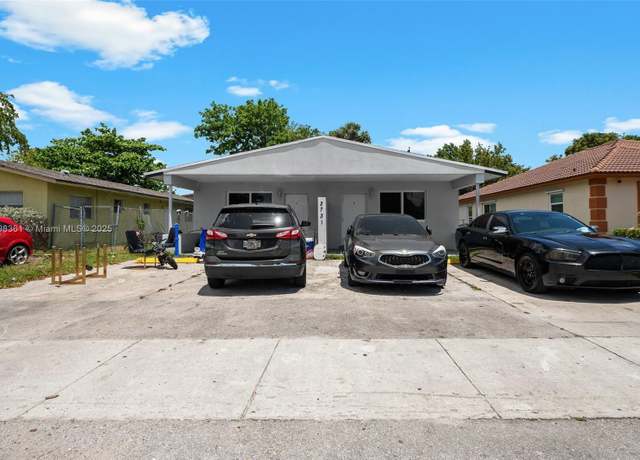 Property at 2731 NW 14th St, Fort Lauderdale, FL 33311, 6 beds, 3 baths