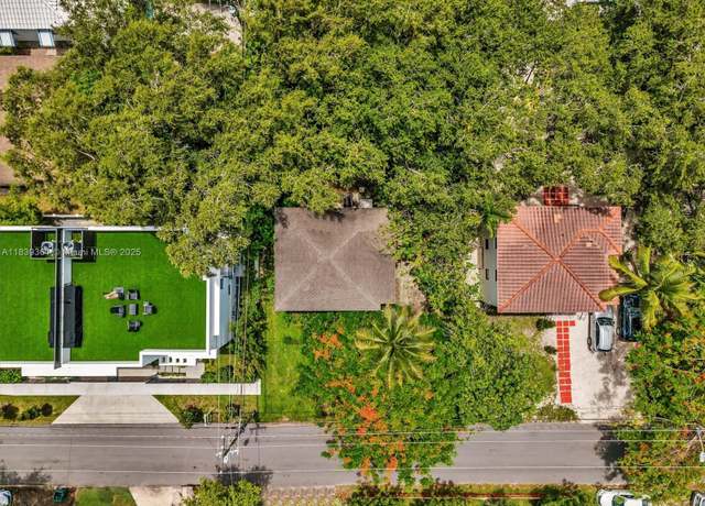 Property at 3210 E Elizabeth St, Miami, FL 33133, 6 beds, 3 baths